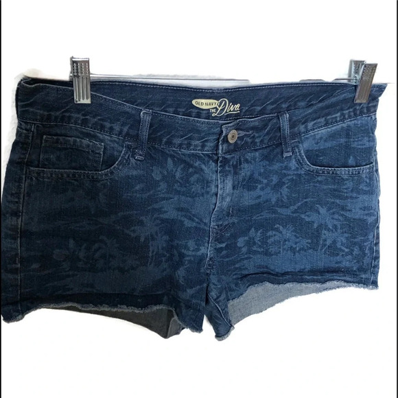 Old Navy Shorts.  Destress look.  Size 8. - Picture 1 of 3